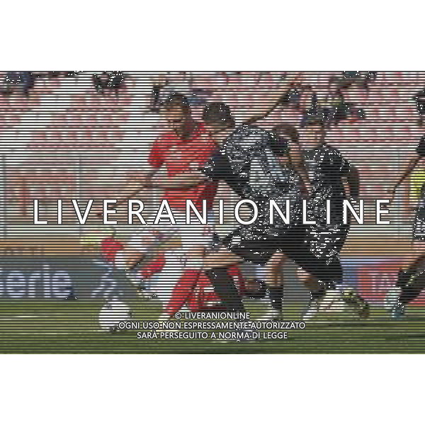 Loris Cerquiglini/LMedia - AC Perugia vs Como 1907 - Italian soccer Serie B match 2021/2022 March 20 2022 - Stadio Renato Curi Perugia, Italy AC Perugia vs Como 1907 Photo showing: de luca manuel (n. 09 perugia calcio) @Loris Cerquiglini/LiveMedia AG ALDO LIVERANI SAS