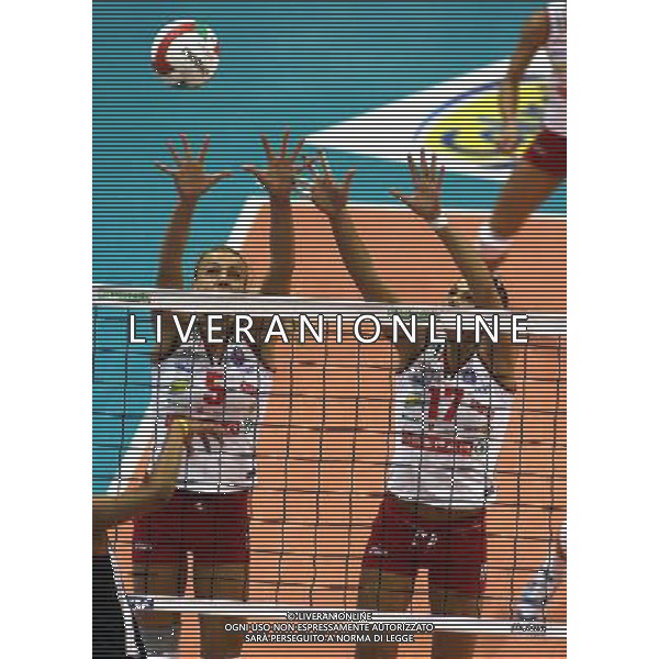 Siena 08/10/2005 Despar Perugia Volley Nella foto: Muro di Zetova Antonina e Gioli Simona.* Ph Gianni Nucci/Agenzia Aldo Liverani