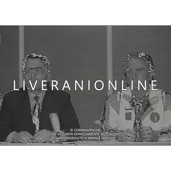 RETROSPETTIVA AZEGLIO VICINI ALLENATORE NAZIONALE ITALIA CALCIO NELLA FOTO AZEGLIO VICINI NELL\'ANNO 1988 CON ANTONIO MATARRESE AG ALDO LIVERANI SAS 