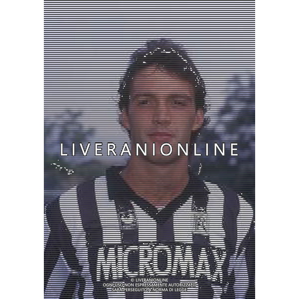 RETROSPETTIVA PAOLO BENETTI CALCIATORE NELLA FOTO PAOLO BENETTI CON LA MAGLIA DELL\'ASCOLI CALCIO AG ALDO LIVERANI SAS