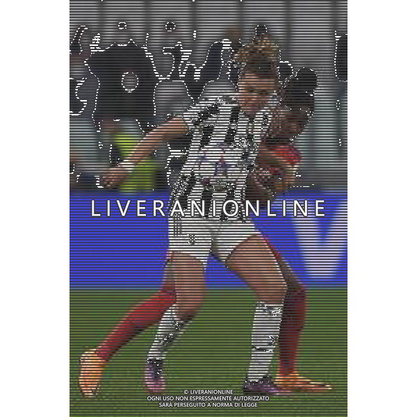 Torino 23.03.2022 Stadio Allianz Stadium ©Manuela Viganti/Agenzia Aldo Liverani Juventus vs Olimpique Lione Quarti di finale Champions League Women\'s 2021/2022 Nella foto: cristiana girelli e kedeisha buchanan ©VIGANTI/AGENZIA ALDO LIVERANI SAS