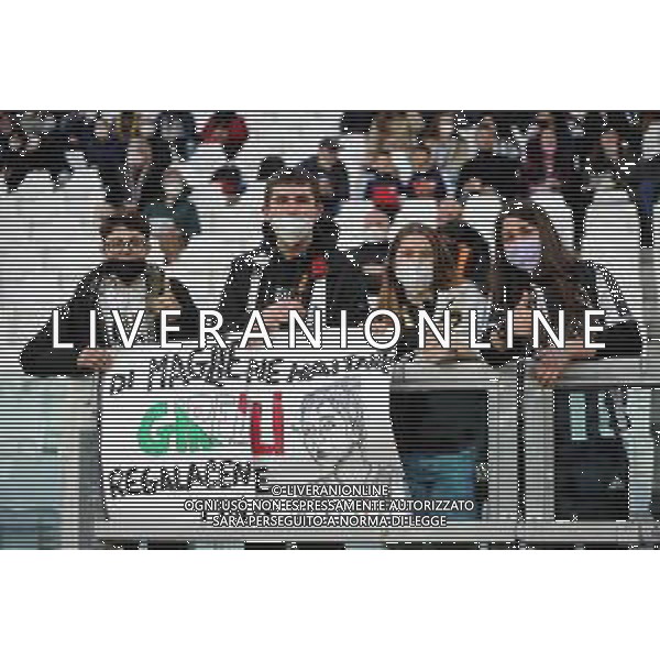 Torino 23.03.2022 Stadio Allianz Stadium ©Manuela Viganti/Agenzia Aldo Liverani Juventus vs Olimpique Lione Quarti di finale Champions League Women\'s 2021/2022 Nella foto: tifosi juventus ©VIGANTI/AGENZIA ALDO LIVERANI SAS