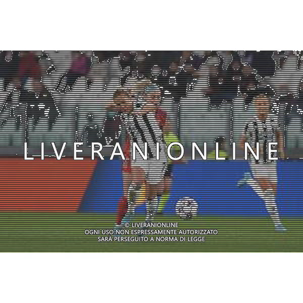Torino 23.03.2022 Stadio Allianz Stadium ©Manuela Viganti/Agenzia Aldo Liverani Juventus vs Olimpique Lione Quarti di finale Champions League Women\'s 2021/2022 Nella foto: fallo da ultimo uomo di ellie carpenter su valentina cernoia ©VIGANTI/AGENZIA ALDO LIVERANI SAS