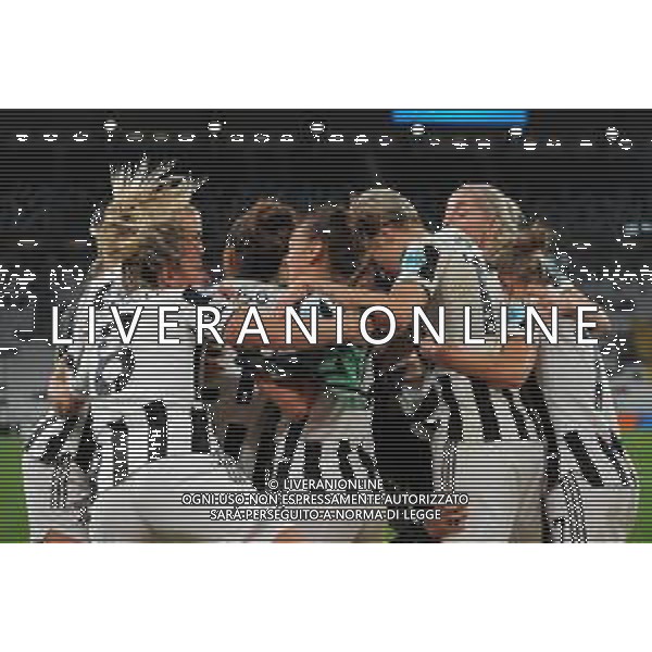 Torino 23.03.2022 Stadio Allianz Stadium ©Manuela Viganti/Agenzia Aldo Liverani Juventus vs Olimpique Lione Quarti di finale Champions League Women\'s 2021/2022 Nella foto: esultanza juventus dopo il gol di cristiana girelli ©VIGANTI/AGENZIA ALDO LIVERANI SAS