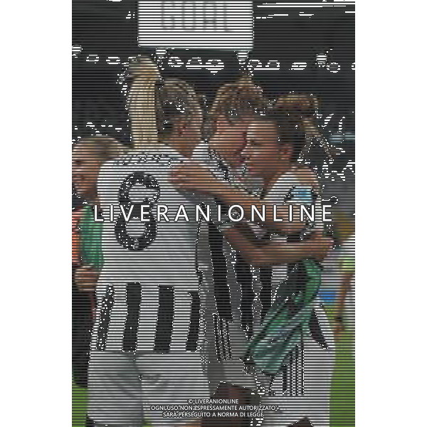 Torino 23.03.2022 Stadio Allianz Stadium ©Manuela Viganti/Agenzia Aldo Liverani Juventus vs Olimpique Lione Quarti di finale Champions League Women\'s 2021/2022 Nella foto: esultanza juventus dopo il gol di cristiana girelli ©VIGANTI/AGENZIA ALDO LIVERANI SAS