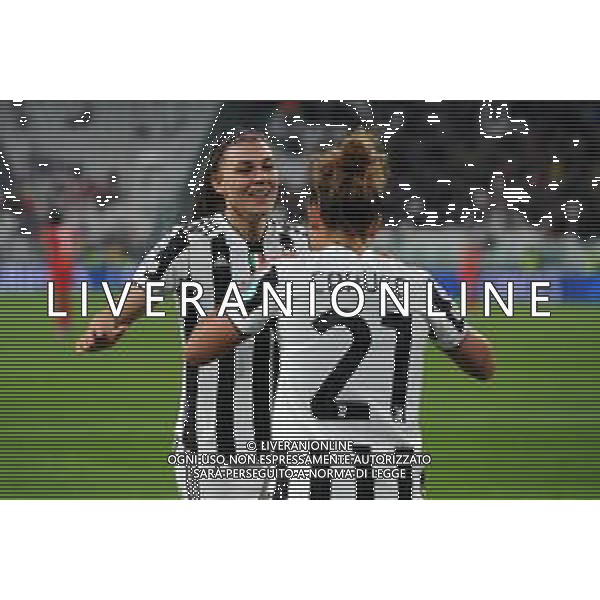 Torino 23.03.2022 Stadio Allianz Stadium ©Manuela Viganti/Agenzia Aldo Liverani Juventus vs Olimpique Lione Quarti di finale Champions League Women\'s 2021/2022 Nella foto: esultanza di agnese bonfantini e arianna caruso ©VIGANTI/AGENZIA ALDO LIVERANI SAS