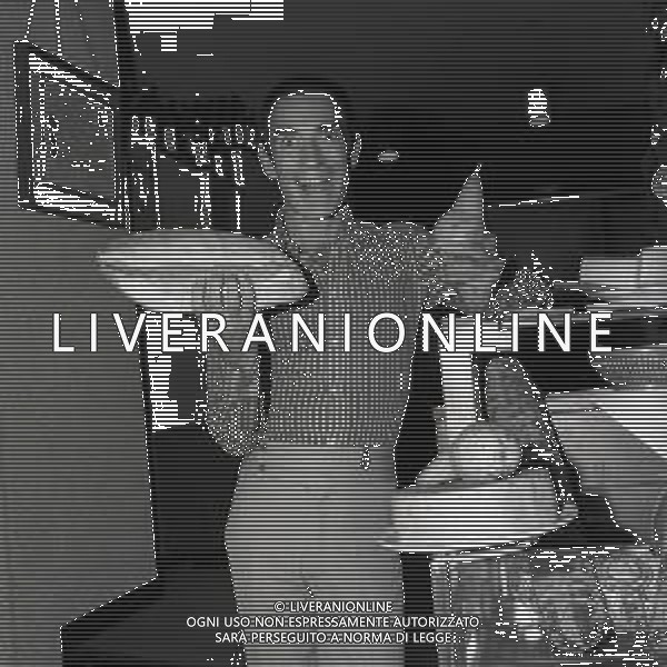 RETROSPETTIVA DON LURIO PSEUDONIMO DI DONALD BENJAMIN LURIO COREOGRAFO-BALLERINO-CANTANTE E ATTORE NELLA FOTO DON LURIO A ROMA NELL\'ANNO 1969 SET TRASMISSIONE TELEVISIVA “MA PERCHE\'? PERCHE\' SI\' " AG ALDO LIVERANI SAS 
