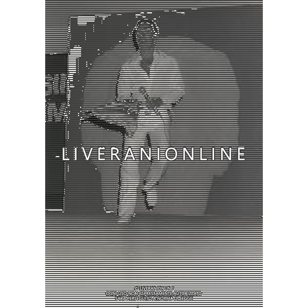 RETROSPETTIVA DON LURIO PSEUDONIMO DI DONALD BENJAMIN LURIO COREOGRAFO-BALLERINO-CANTANTE E ATTORE NELLA FOTO DON LURIO A TAORMINA NELL\'ANNO 1980 AG ALDO LIVERANI SAS