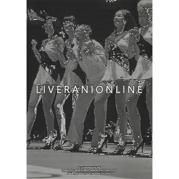 RETROSPETTIVA DON LURIO PSEUDONIMO DI DONALD BENJAMIN LURIO COREOGRAFO-BALLERINO-CANTANTE E ATTORE NELLA FOTO DON LURIO A MILANO NELL\'ANNO 1982 NEL SUO SPETTACOLO ALLA MAIFESTAZIONE CICLISTICA LA SEI GIORNI AG ALDO LIVERANI SAS 