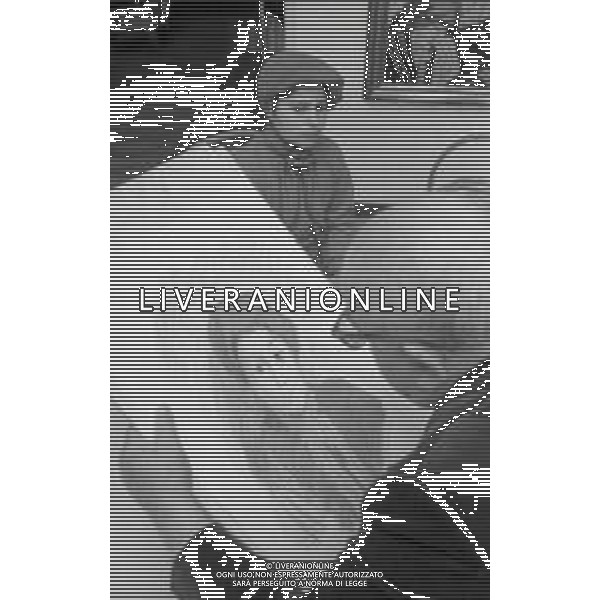 RETROSPETTIVA ALIGI SASSU PITTORE E SCULTORE NELLA FOTO ALIGI SASSU A MILANO NELL\'ANNO 1982 CON LA POETESSA VERONICA BIANCARDI AG ALDO LIVERANI SAS 