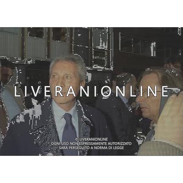 RETROSPETTIVA SERGIO CRAGNOTTI INDUSTRIALE E PRESIDENTE DELLA LAZIO CALCIO NELLA FOTO SERGIO CRAGNOTTI IN LEGA CALCIO A MILANO NELL\'ANNO 1996-1997 CON IL PRESIDENTE DEL BRESCIA CALCIO GINO CORIONI AG ALDO LIVERANI SAS 