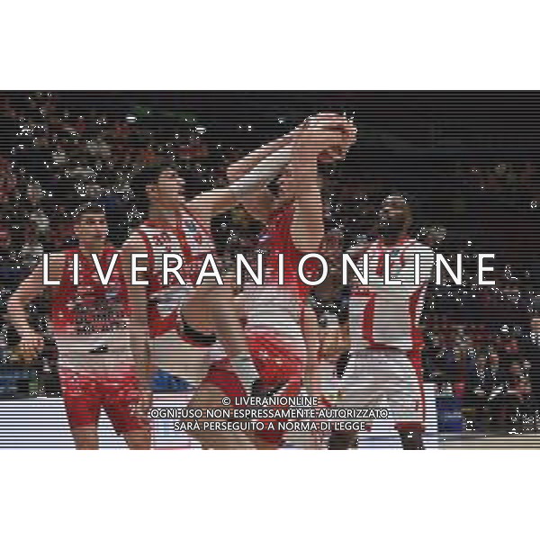¬© TVRG Kaleb Tarczewski (Milano) e sulla SX Guglielmo Caruso (Varese) AX Armani Exchange Milano vs Openjobmetis Varese Campionato Serie A UnipolSai - 24a giornata regular season Assago (MI) 26-03-2022 Mediolanum Forum foto Roberto Garavaglia/ag. Aldo Liverani sas/AGENZIA ALDO LIVERANI SAS