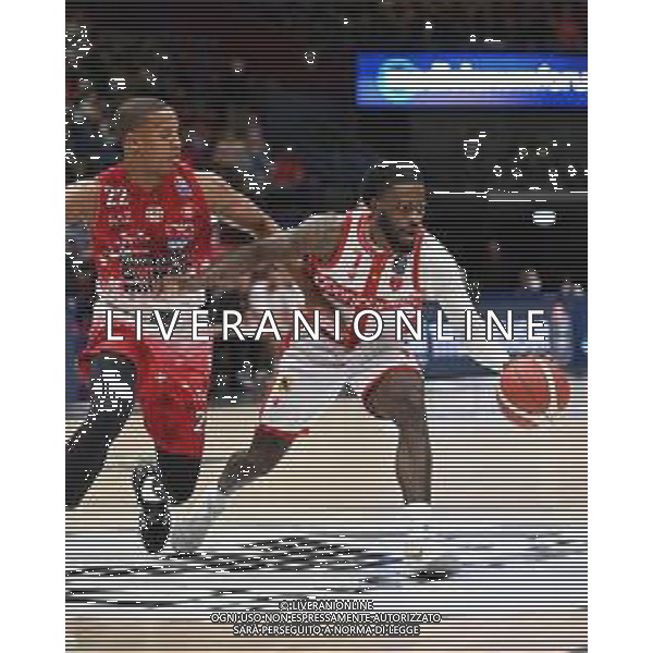 ¬© TVRG Anthony Beane (Varese) e sulla SX Devon Hall (Milano) AX Armani Exchange Milano vs Openjobmetis Varese Campionato Serie A UnipolSai - 24a giornata regular season Assago (MI) 26-03-2022 Mediolanum Forum foto Roberto Garavaglia/ag. Aldo Liverani sas/AGENZIA ALDO LIVERANI SAS