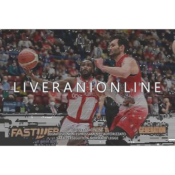 ¬© TVRG Anthony Beane (Varese) e sulla DX Gianpaolo Ricci (Milano) AX Armani Exchange Milano vs Openjobmetis Varese Campionato Serie A UnipolSai - 24a giornata regular season Assago (MI) 26-03-2022 Mediolanum Forum foto Roberto Garavaglia/ag. Aldo Liverani sas/AGENZIA ALDO LIVERANI SAS