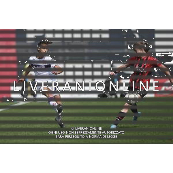 © TVRG Federica Cafferata (Fiorentina) e Christy Louise Grimshaw (Milan) Milan Women vs Fiorentina Femminile Serie A femminile - 18a giornata Milano 27-03-2022 Centro sportivo Peppino Vismara foto Roberto Garavaglia/ag. Aldo Liverani sas