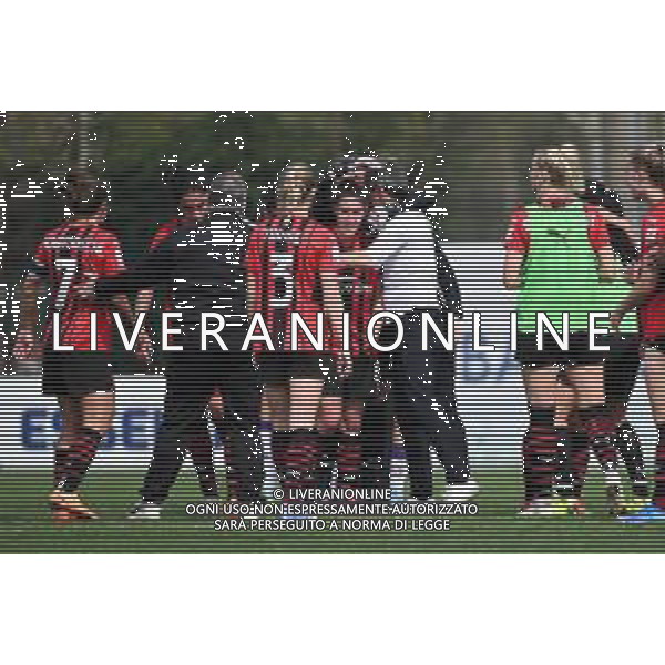 © TVRG Maurizio Ganz allenatore Milan abbraccia le giocatrici a fine gara Milan Women vs Fiorentina Femminile Serie A femminile - 18a giornata Milano 27-03-2022 Centro sportivo Peppino Vismara foto Roberto Garavaglia/ag. Aldo Liverani sas