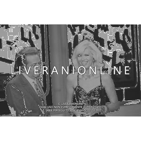RETROSPETTIVA AMANDA LEAR CANTANTE E ATTRICE NELLA FOTO CON MIKE BUONGIORNO A MILANO NEL 1984 ©Archivio Giovanni Liverani/AGENZIA ALDO LIVERANI SAS