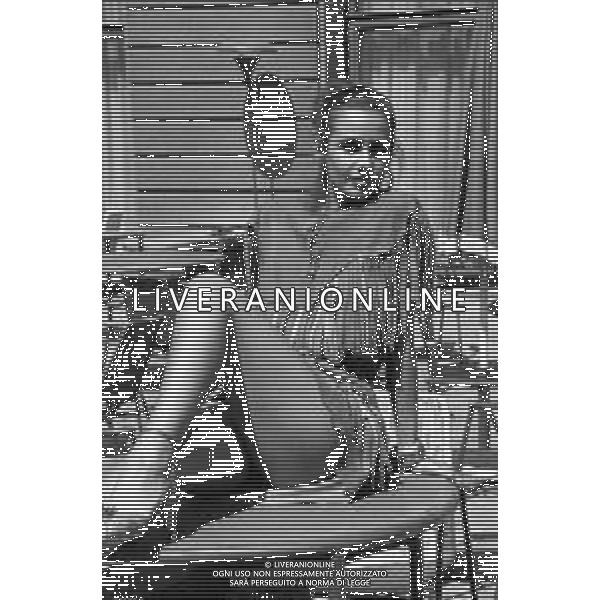 RETROSPETTIVA ANNA KANAKIS ATTRICE E MODELLA NELLA FOTO POSA PER UN SERVIZIO FOTOGRAFICO PRIMA DI PARTECIPARE AL CONCORSO DI BELLEZZA DI MISS UNIVERSO NEL 1981 ©Archivio Giovanni Liverani/AGENZIA ALDO LIVERANI SAS