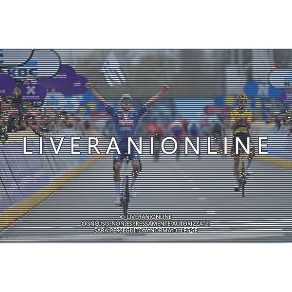 30-03-2022 Dwars Door Vlaanderen; 2022, Alpecin - Fenix; 2022, Jumbo - Visma; Van Der Poel, Mathieu; Benoot, Tiesj; Waregem; ©SIROTTI/AGENZIA ALDO LIVERANI SAS