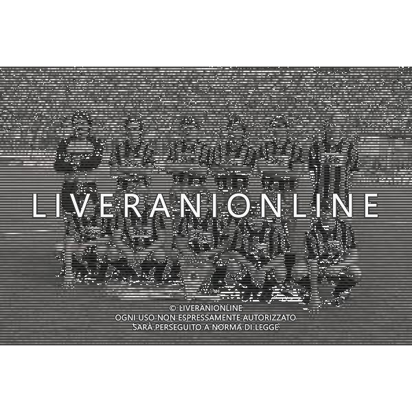 1984-1985 FORMAZIONE ATALANTA CALCIO NELLA FOTO LA FORMAZIONE DELL\'ATALANTA CALCIO DA SIN IN PIEDI MIRKO BENEVELLI-MARINO MAGRIN-ROBERTO SOLDA\'CARMINE GENTILE-MARCO PACIONE-GLEN PETER STROMBERG SED DA SIN ROBERTO DONADONI-ANDREA AGOSTINELLI-EUGENIO PERICO-GIORGIO MAGNOCAVALLO E CARLO OSTI AG ALDO LIVERANI SAS