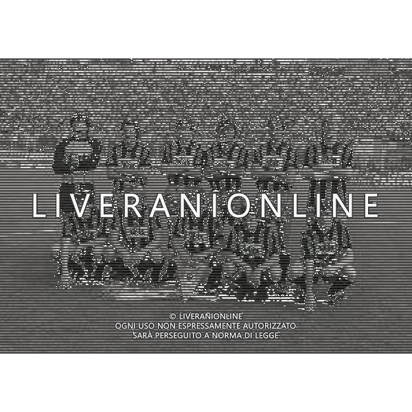 1984-1985 FORMAZIONE ATALANTA CALCIO NELLA FOTO LA FORMAZIONE DELL\'ATALANTA CALCIO DA SIN IN PIEDI MIRKO BENEVELLI-MARINO MAGRIN-ROBERTO SOLDA\'CARMINE GENTILE-MARCO PACIONE-GLEN PETER STROMBERG SED DA SIN ROBERTO DONADONI-ANDREA AGOSTINELLI-EUGENIO PERICO-GIORGIO MAGNOCAVALLO E CARLO OSTI AG ALDO LIVERANI SAS
