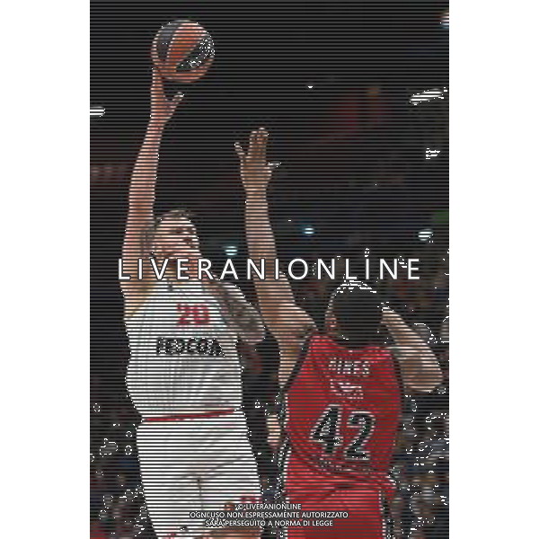 © TVRG Donatas Motiejunas (Monaco) e sulla DX Kyle Hines (Olimpia Milano) AX Armani Exchange Milano vs Monaco Turkish Airlines EuroLeague - 33a giornata regular season Assago (MI) 31-03-2022 Mediolanum Forum foto Roberto Garavaglia/ag. Aldo Liverani sas