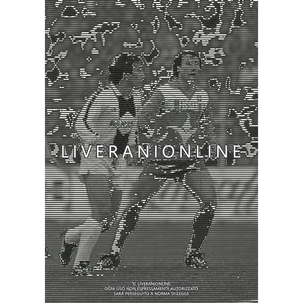 08-02-1984 TRIESTE OTTAVI DI FINALE DI COPPA ITALIA TRIESTINA-UDINESE 0-0 NELLA FOTO ZICO E VINCENZO CHIARENZA AG ALDO LIVERANI SAS