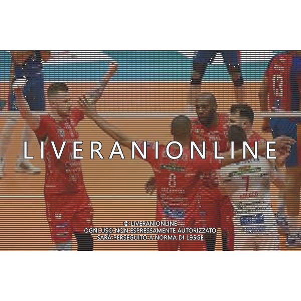 ¬© TVRG esultanza Civitanova dopo un punto Vero Volley Monza vs Cucine Lube Civitanova SuperLega Credem Banca - gara 2 quarti di finale playoff Monza 02-04-2022 Arena di Monza foto Roberto Garavaglia/ag. Aldo Liverani sas/AGENZIA ALDO LIVERANI SAS