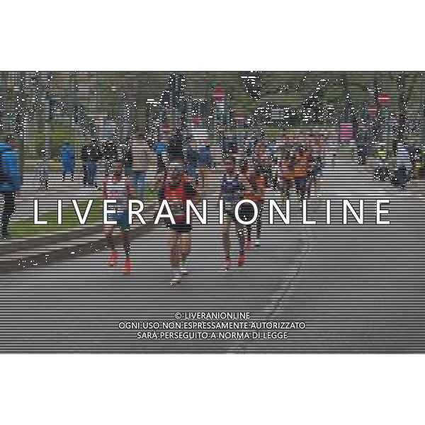 Savino Paolella/LMedia - Milano Marathon 2022 - Marathon April 03 2022 - Milano Milano, Italy Milano Marathon 2022 Photo showing: Milano Marathon 2022 @Savino Paolella/LiveMedia AG ALDO LIVERANI SAS