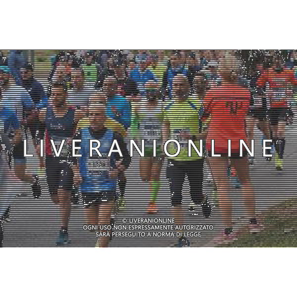 Savino Paolella/LMedia - Milano Marathon 2022 - Marathon April 03 2022 - Milano Milano, Italy Milano Marathon 2022 Photo showing: Milano Marathon 2022, the crowd runners @Savino Paolella/LiveMedia AG ALDO LIVERANI SAS