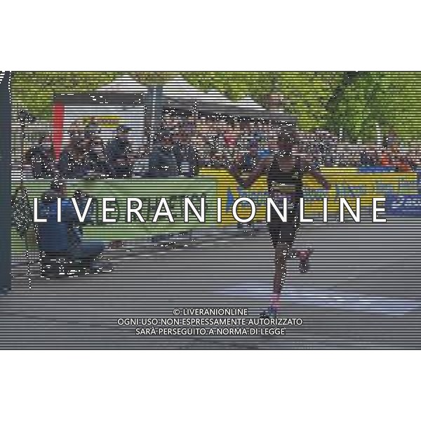 Savino Paolella/LMedia - Milano Marathon 2022 - Marathon April 03 2022 - Milano Milano, Italy Milano Marathon 2022 Photo showing: Simbu, third arrived at the Milano Marathon 2022 @Savino Paolella/LiveMedia AG ALDO LIVERANI SAS