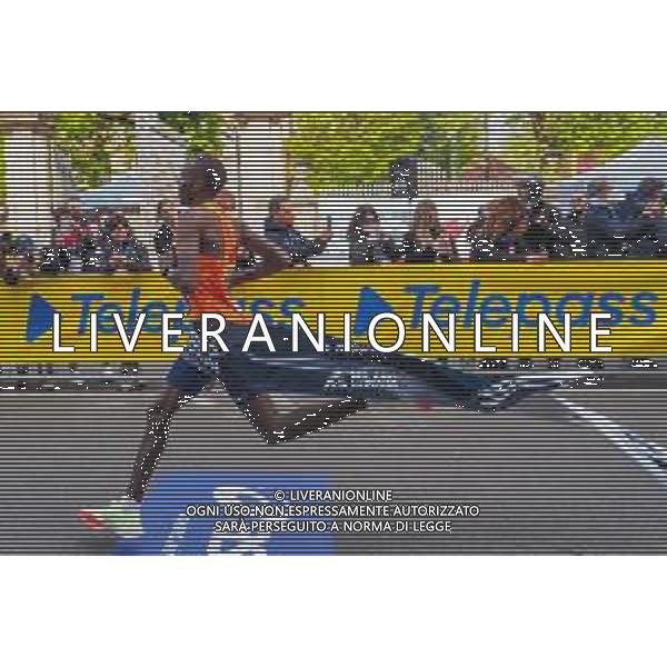 Savino Paolella/LMedia - Milano Marathon 2022 - Marathon April 03 2022 - Milano Milano, Italy Milano Marathon 2022 Photo showing: Kipruto wins the Milano Marathon 2022 with 2:05:05 @Savino Paolella/LiveMedia AG ALDO LIVERANI SAS