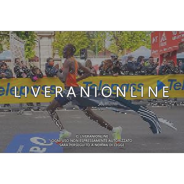 Savino Paolella/LMedia - Milano Marathon 2022 - Marathon April 03 2022 - Milano Milano, Italy Milano Marathon 2022 Photo showing: Kipruto wins the Milano Marathon 2022 with 2:05:05 @Savino Paolella/LiveMedia AG ALDO LIVERANI SAS