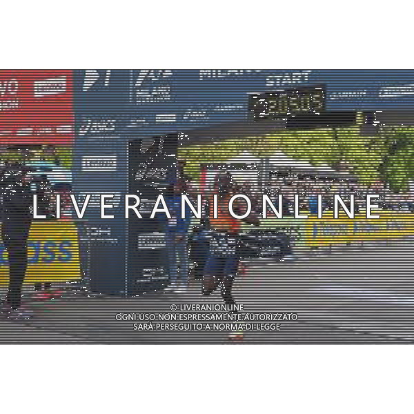 Savino Paolella/LMedia - Milano Marathon 2022 - Marathon April 03 2022 - Milano Milano, Italy Milano Marathon 2022 Photo showing: Kipruto wins the Milano Marathon 2022 with 2:05:05 @Savino Paolella/LiveMedia