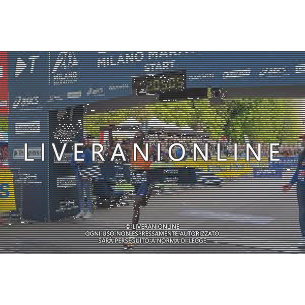 Savino Paolella/LMedia - Milano Marathon 2022 - Marathon April 03 2022 - Milano Milano, Italy Milano Marathon 2022 Photo showing: Kipruto wins the Milano Marathon 2022 with 2:05:05 @Savino Paolella/LiveMedia