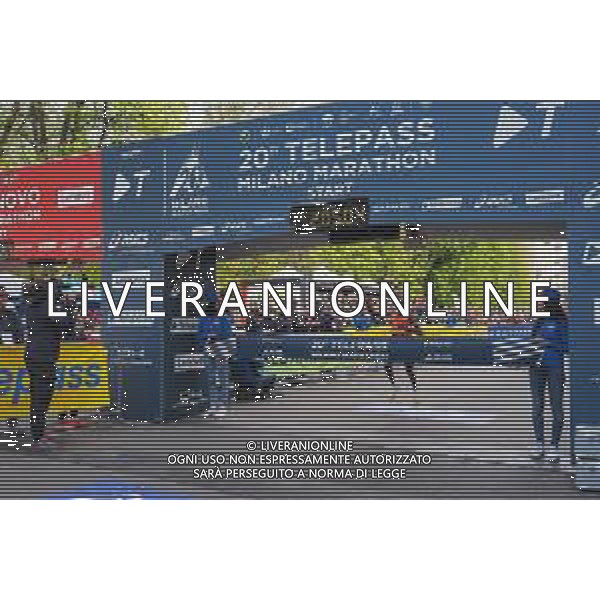 Savino Paolella/LMedia - Milano Marathon 2022 - Marathon April 03 2022 - Milano Milano, Italy Milano Marathon 2022 Photo showing: Kipruto wins the Milano Marathon 2022 with 2:05:05 @Savino Paolella/LiveMedia