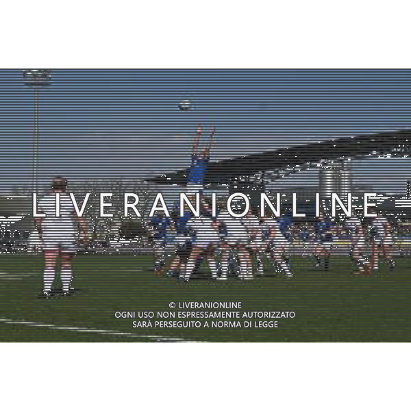 Alessio Tarpini/LMedia - Women Six Nations 2022 - Italy vs England - Rugby Six Nations match April 03 2022 - Sergio Lanfranchi stadium Parma, Italy Women Six Nations 2022 - Italy vs England Photo showing: touche won by itlian francesca sberna @Alessio Tarpini/LiveMedia AG ALDO LIVERANI SAS