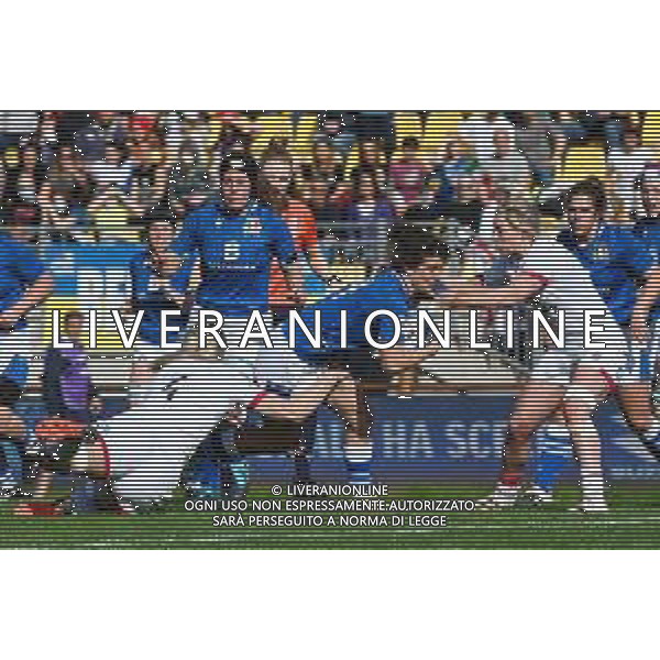 Alessio Tarpini/LMedia - Women Six Nations 2022 - Italy vs England - Rugby Six Nations match April 03 2022 - Sergio Lanfranchi stadium Parma, Italy Women Six Nations 2022 - Italy vs England Photo showing: aura muzzo (italy) and sofie gallighan (england) @Alessio Tarpini/LiveMedia AG ALDO LIVERANI SAS