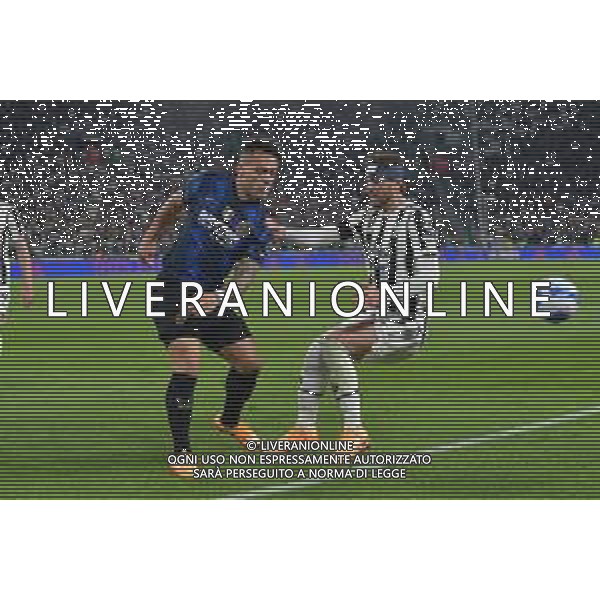 Torino 03.04.2022 Stadio Allianz Stadium ©Alessandro Falzone/Agenzia Aldo Liverani Juventus vs Inter Serie A Tim 2021/2022 Nella foto : LAUTARO MARTINEZ-LOCATELLI