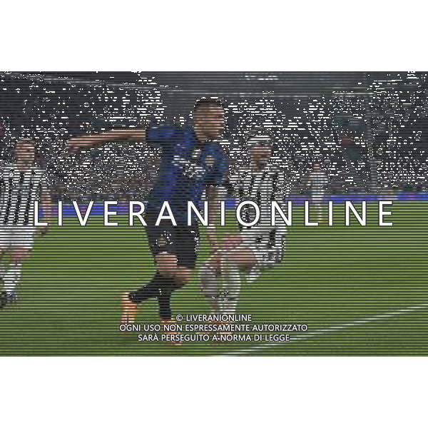 Torino 03.04.2022 Stadio Allianz Stadium ©Alessandro Falzone/Agenzia Aldo Liverani Juventus vs Inter Serie A Tim 2021/2022 Nella foto : LAUTARO MARTINEZ-LOCATELLI