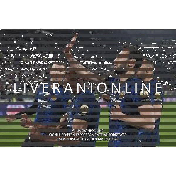 Torino 03.04.2022 Stadio Allianz Stadium ©Alessandro Falzone/Agenzia Aldo Liverani Juventus vs Inter Serie A Tim 2021/2022 Nella foto : Esultanza gol di Hakan Calhanoglu