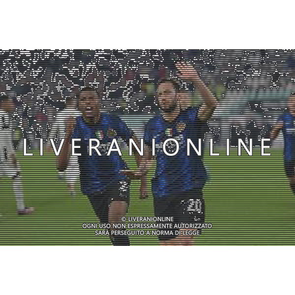 Torino 03.04.2022 Stadio Allianz Stadium ©Alessandro Falzone/Agenzia Aldo Liverani Juventus vs Inter Serie A Tim 2021/2022 Nella foto : Esultanza gol di Hakan Calhanoglu