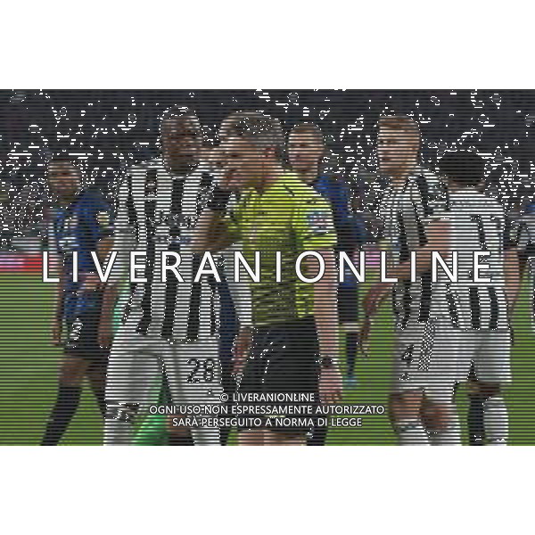 Torino 03.04.2022 Stadio Allianz Stadium ©Alessandro Falzone/Agenzia Aldo Liverani Juventus vs Inter Serie A Tim 2021/2022 Nella foto : Massimiliano Irrati-Denis Zakaria