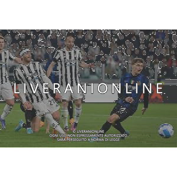 Torino 03.04.2022 Stadio Allianz Stadium ©Alessandro Falzone/Agenzia Aldo Liverani Juventus vs Inter Serie A Tim 2021/2022 Nella foto : Manuel Locatelli-Nicolò Barella