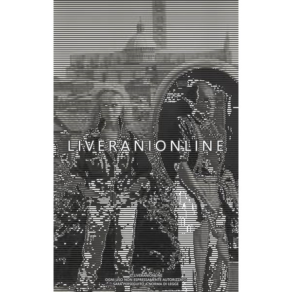 RETROSPETTIVA ADRIANO CELENTANO ATTORE CANTANTE  NELLA FOTO ADRIANO CELENTANO CON DEBRA FEUER NELL\'ANNO 1984 A ROMA SUL SET DEL FILM “IL BURBERO“ AG ALDO LIVERANI SAS 