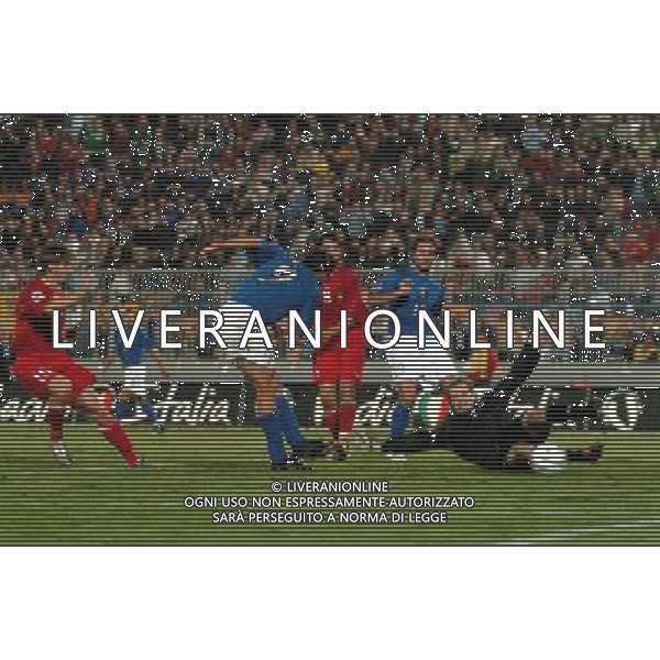 LECCE 12/10/2005 ITALIA-MOLDOVA NELLA FOTO GOL VIERI FOTO AG ALDO LIVERANI