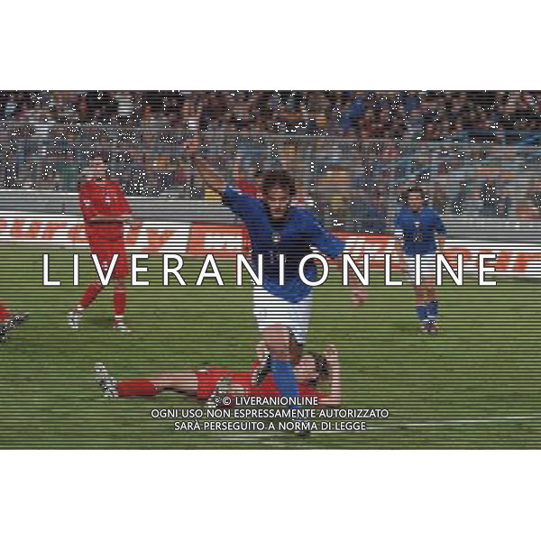 LECCE 12/10/2005 ITALIA MOLDOVA NELLA FOTO ESULTANZA DI GILARDINO FOTO AG ALDO LIVERANI