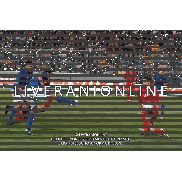 LECCE 12/10/2005 ITALIA MOLDOVA NELLA FOTO GOL DI GILARDINO FOTO AG ALDO LIVERANI