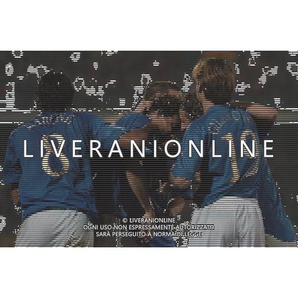 LECCE 12/10/2005 ITALIA-MOLDOVA NELLA FOTO ESULTANZA DELL\' ITALIA FOTO AG ALDO LIVERANI