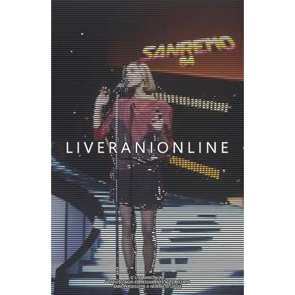 RETROSPETTIVA MARISA SANNIA CANTANTE NELLA FOTO MARISA SANNIA A SANREMO NELL\'ANNO 1984 AG ALDO LIVERANI SAS